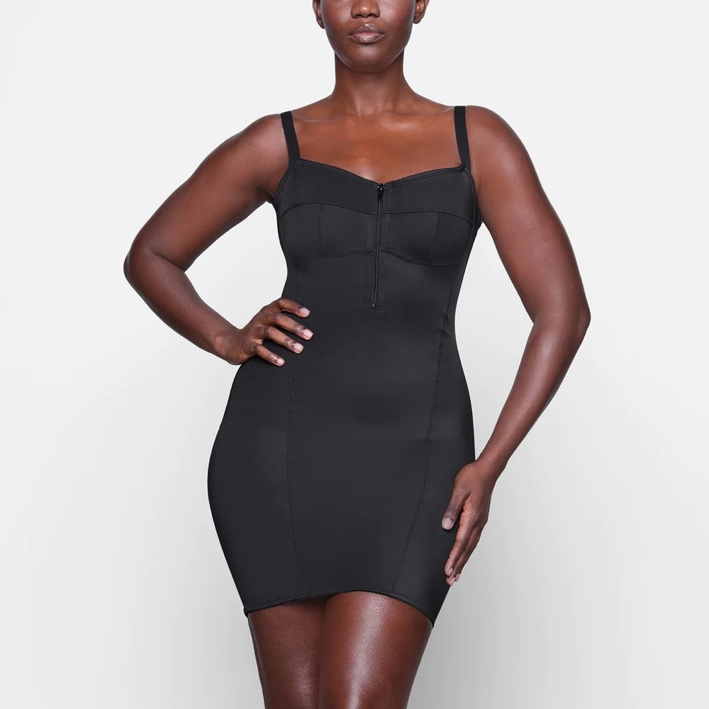 SKIMS Glam Slip Dress in Onyx - Picture 3 of 16